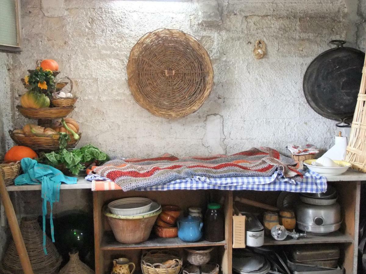 Il Filo Di Paglia Bed & Breakfast Комизо Екстериор снимка