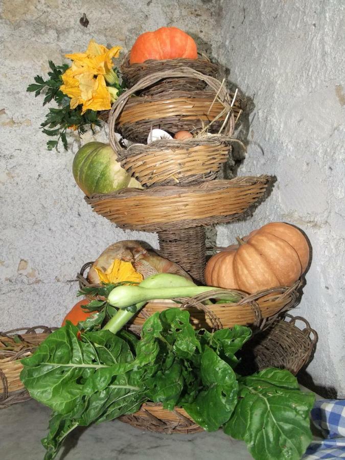 Il Filo Di Paglia Bed & Breakfast Комизо Екстериор снимка