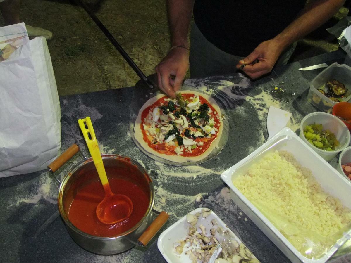 Il Filo Di Paglia Bed & Breakfast Комизо Екстериор снимка
